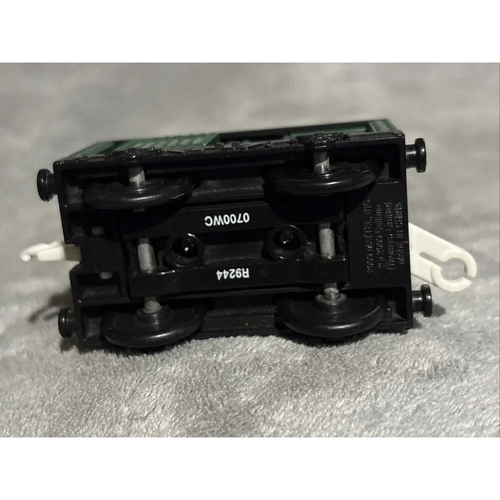 Thomas & Friends PERCY 2009 Trackmaster Train Engine Motorized Mattel And Cart